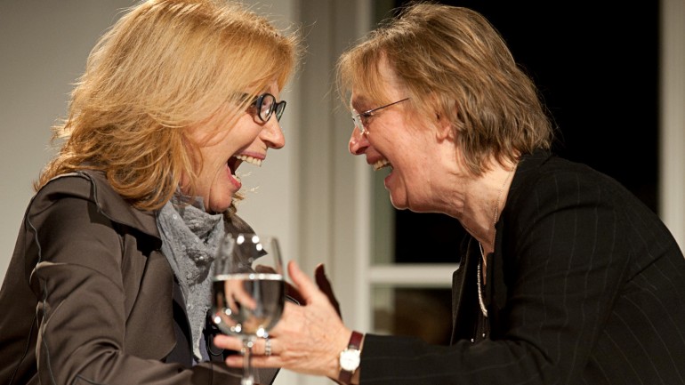 Elke Heidenreich und Maren Kroymann 2011 während einer Buchvorstellung