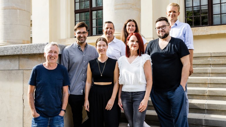 Vorn (v. l.): Hartwig Masuch (BMG), Giulia Höck (BMG), Kathleen Herrmann (Telamo) und Marko Wünsch (Telamo). Hinten (v. l.): Maximilian Kolb (BMG), Ken Otremba (Telamo), Katja Bab (BMG) und Caspar von Reden (BMG).