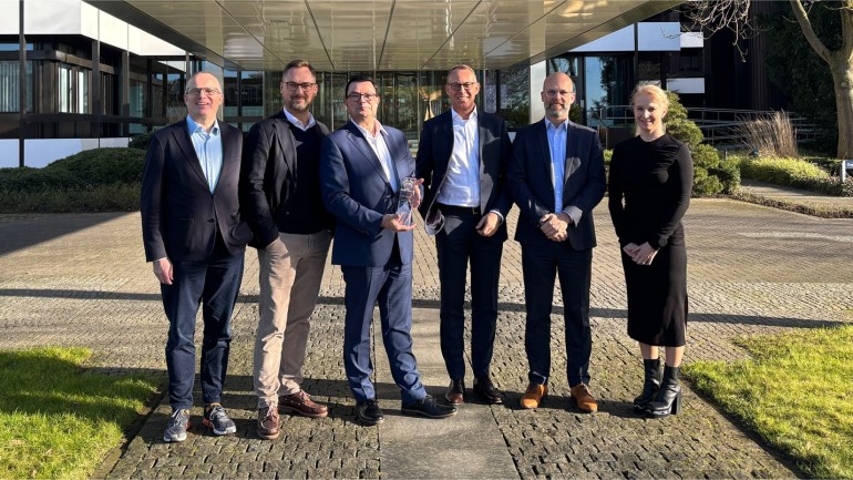 V. l.: Dirk Kunz und Jens Felde (Bertelsmann), Peter Büchel (Colt), Michael Sandner (Colt), Sebastian Michel-Wildner (Bertelsmann) und Stella Osterhoff (Colt)