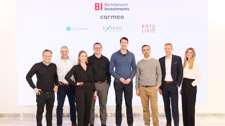 Peter Koop (CEO), Schei Dattner (CSO/CPO), Pia Danne (VP Finance), Martin Schmid (COO Information Management), Carsten Coesfeld (CEO Bertelsmann Investments), Deniz Pielsticker (CFO Bertelsmann Investments), Tobias Beer (COO Authoring &amp; Distribution) und Ina Glaser (VP Marketing).