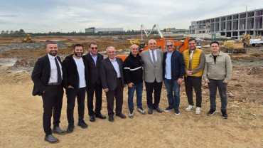 Das Projektteam auf der Baustelle