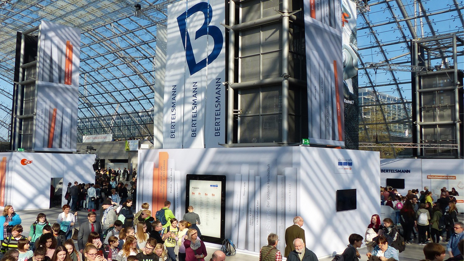 Leipziger Buchmesse 2019 Das Blaue Sofa Sorgt Mit 58 Autoren Fur