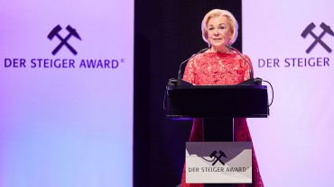 Liz Mohn erhält Steiger Award 2018 in der Kategorie Charity