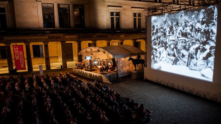 2015: Das UFA Filmorchester begleitet den Stummfilm mit einer von Florian C. Reithner eigens komponierten Filmmusik