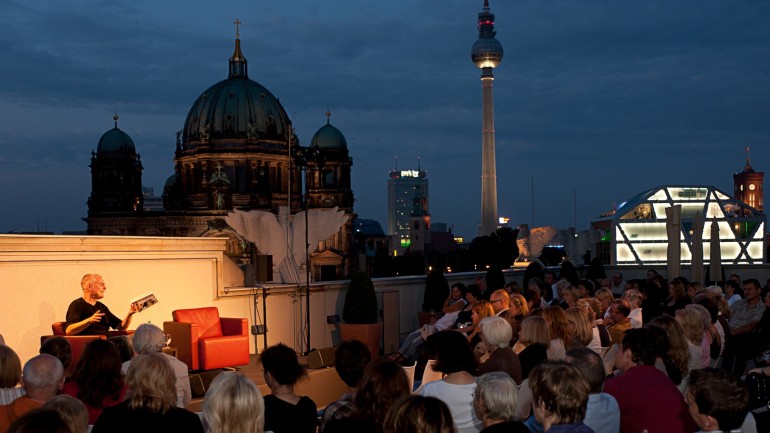 Lesung über den Linden mit dem Autor Max Bentow 2011