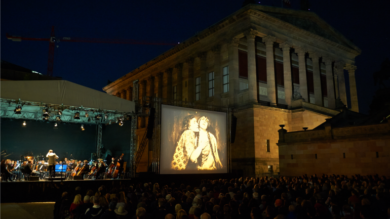 UFA Filmnächte 2014 auf dem Kolonnadenhof der Museumsinsel