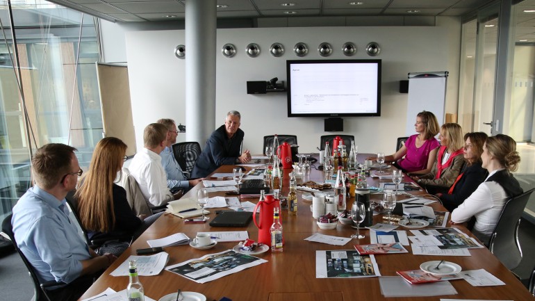 Markus Laß, Irina Schulze Isfort, Oliver Fahlbusch, Uwe Vetterick, Peter Kloeppel, Kirsten von Hutten, Claudia Limmer, Katrin Gaertner, Katharina Kerl (v. l.)