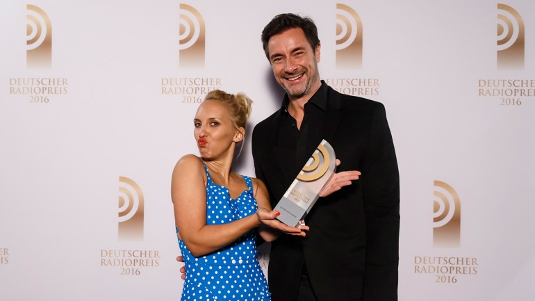 Carolin Kuhn (l.)