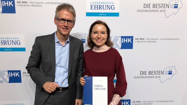 Harald Lexis (Zentrale Ausbildung) und Ulyna Ryzhenko