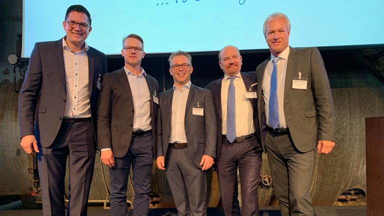 Freuen sich auf die Zusammenarbeit (v. l.): Björn Gallenkamp, Geschäftsführer von Ribbeck, Christian Knehans, Director Business Development bei Topac, Nicola Masia und Stefano Colori aus dem Management von Mondini sowie Topac-Geschäftsführer Sven Deutschmann