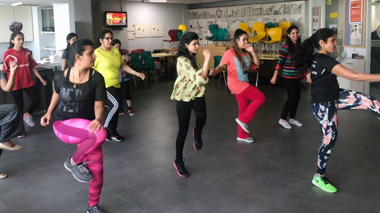 Zumba bei Penguin Random House India
