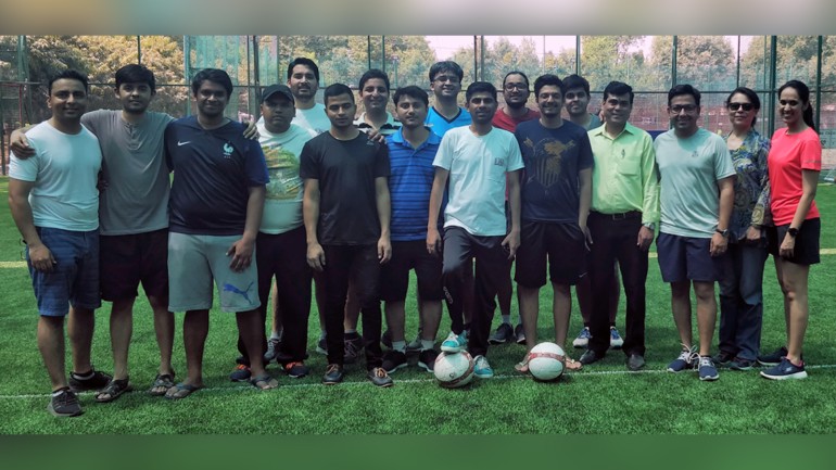 Mitarbeiter in Neu-Delhi beim Fußballturnier
