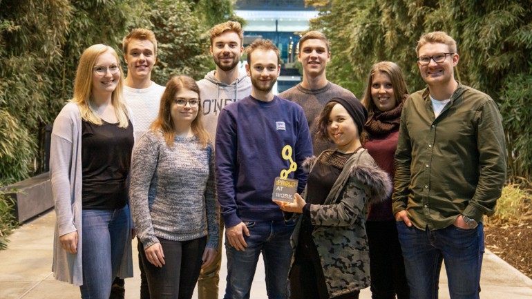 Auszubildende mit dem „Big Impact Initiative Award“